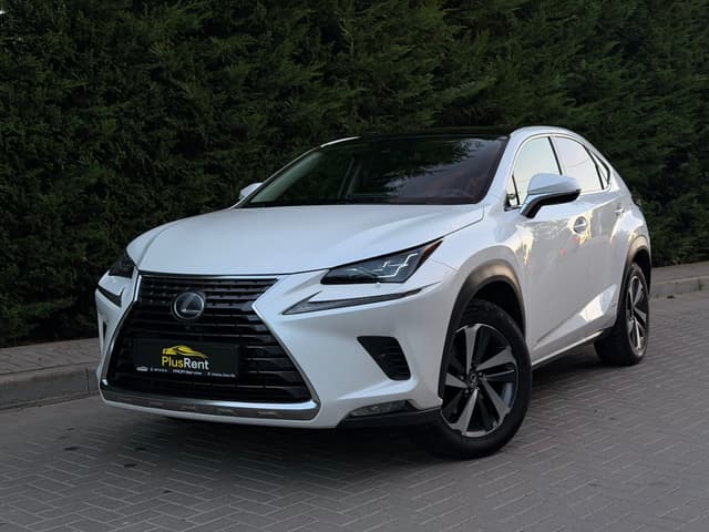 Lexus NX300h 2022 белый, PlusRent